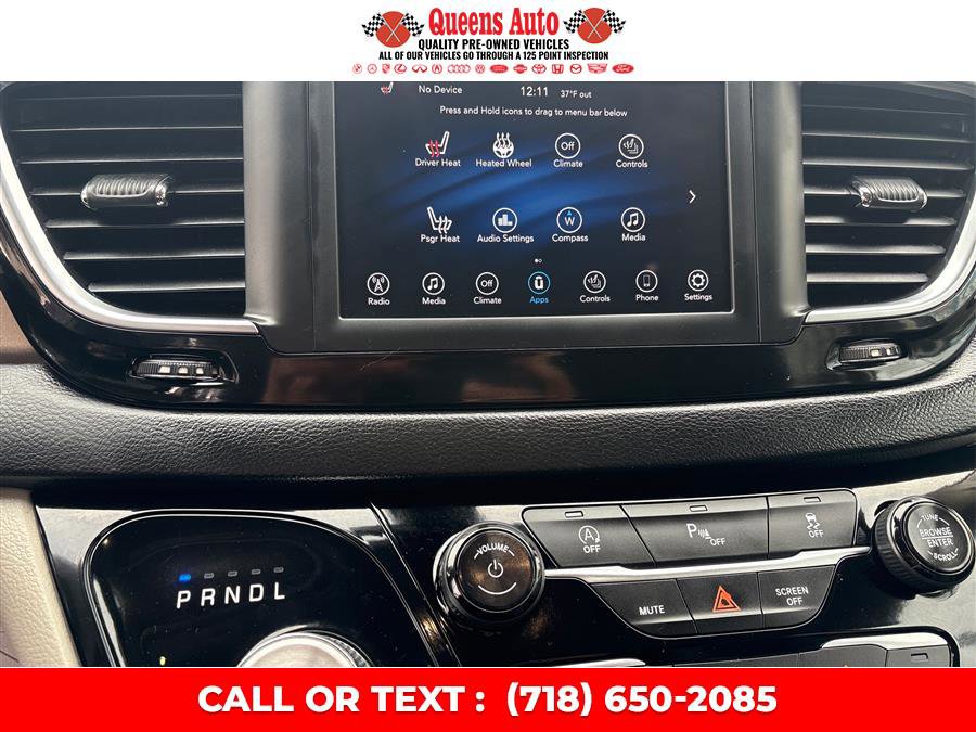 Used 2019 Chrysler Pacifica Touring-L image 14