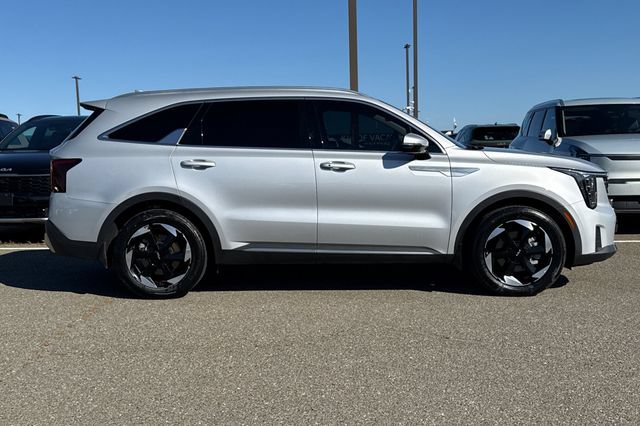 Certified 2025 Kia Sorento EX AWD/4WD image 3