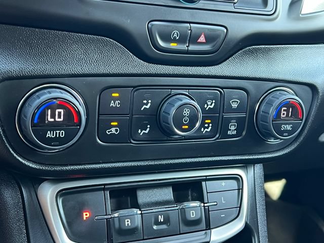 Used 2023 GMC Terrain SLE w/ Driver Convenience Package AWD/4WD image 26