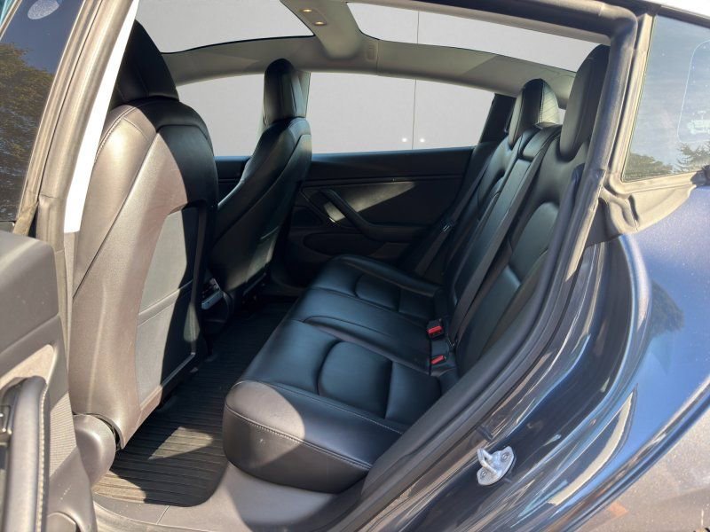 Used 2018 Tesla Model 3 Long Range image 10