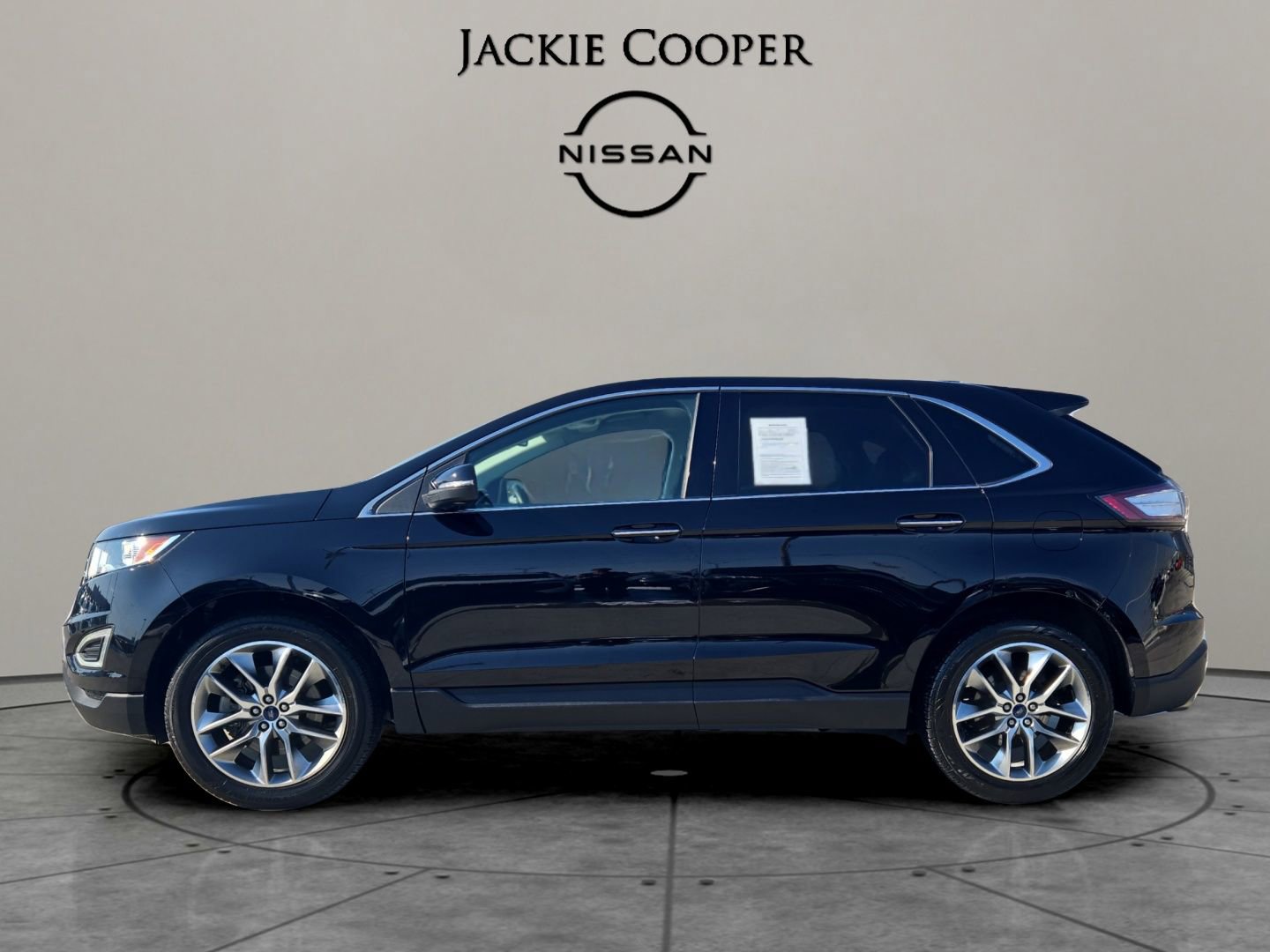 Used 2016 Ford Edge Titanium w/ Technology Package image 2