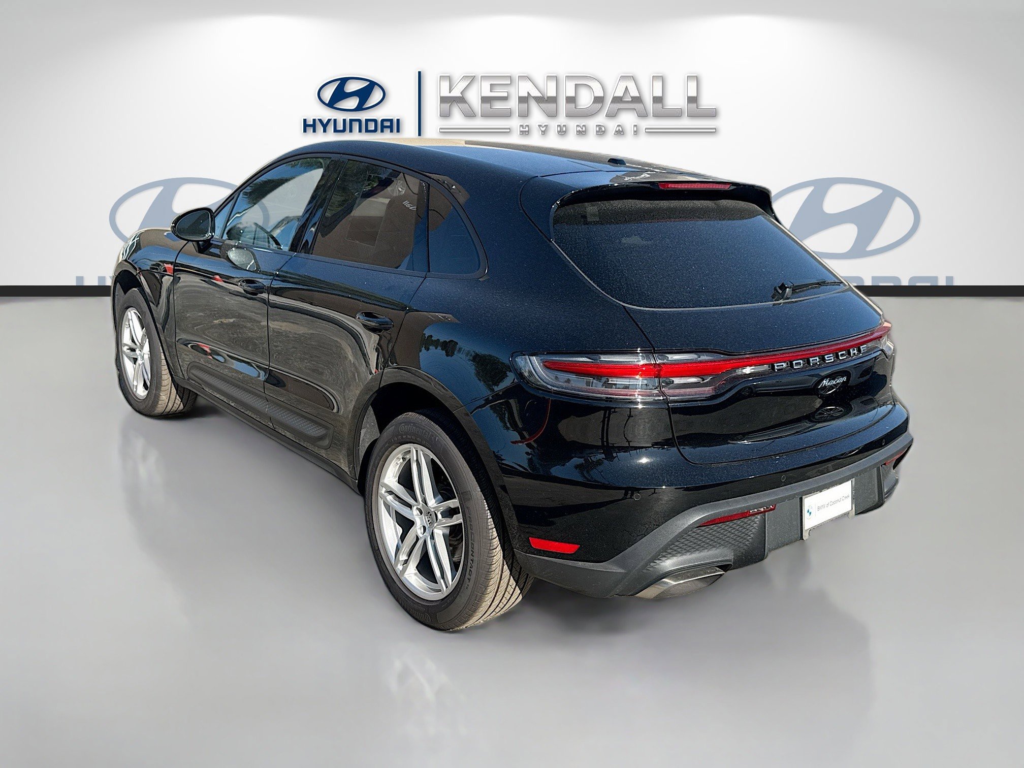 Used 2024 Porsche Macan image 4