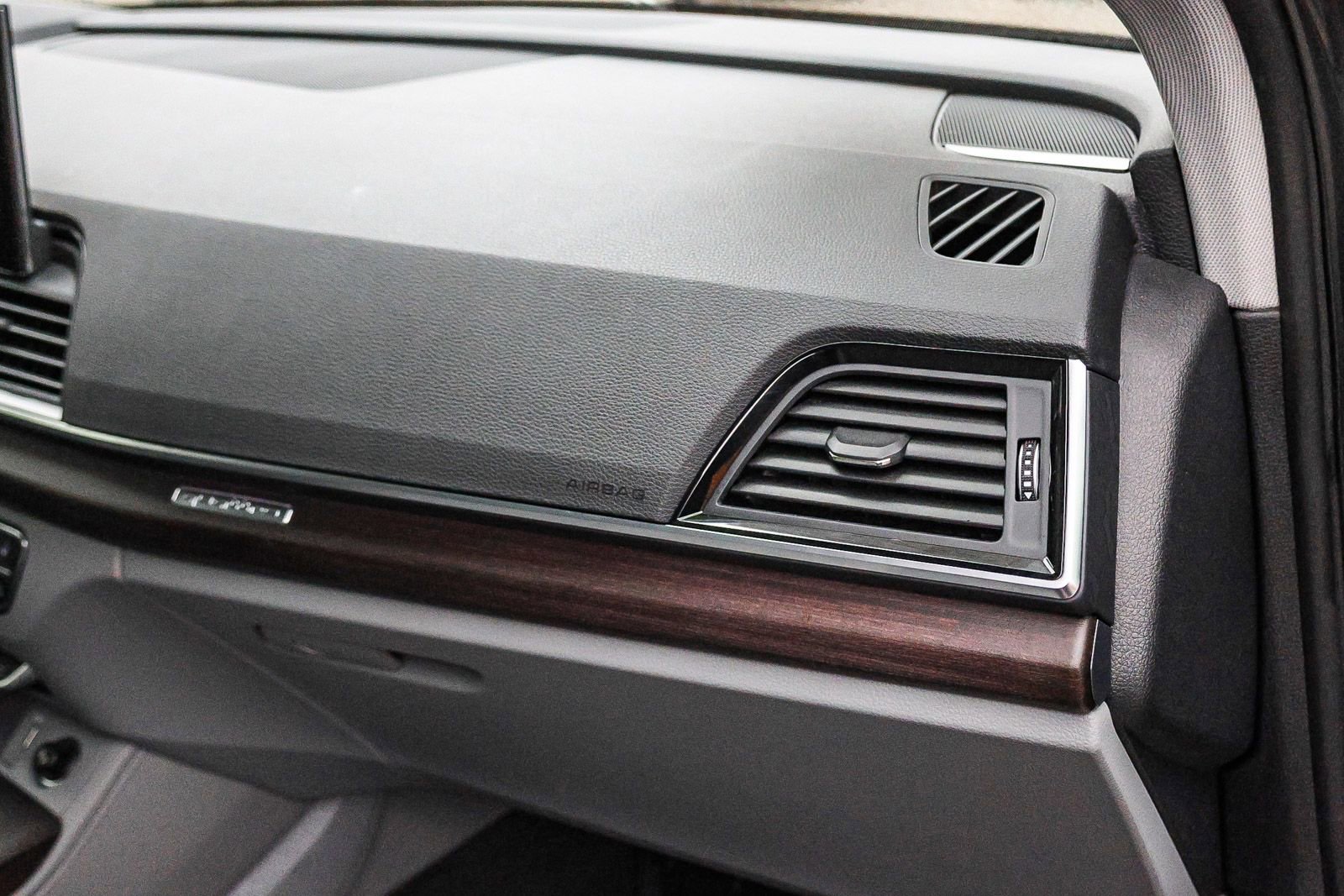 Used 2022 Audi Q5 e Prestige w/ Prestige Package image 19