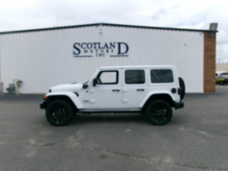 Used 2025 Jeep Wrangler Unlimited Sahara w/ Safety Group AWD/4WD image 1
