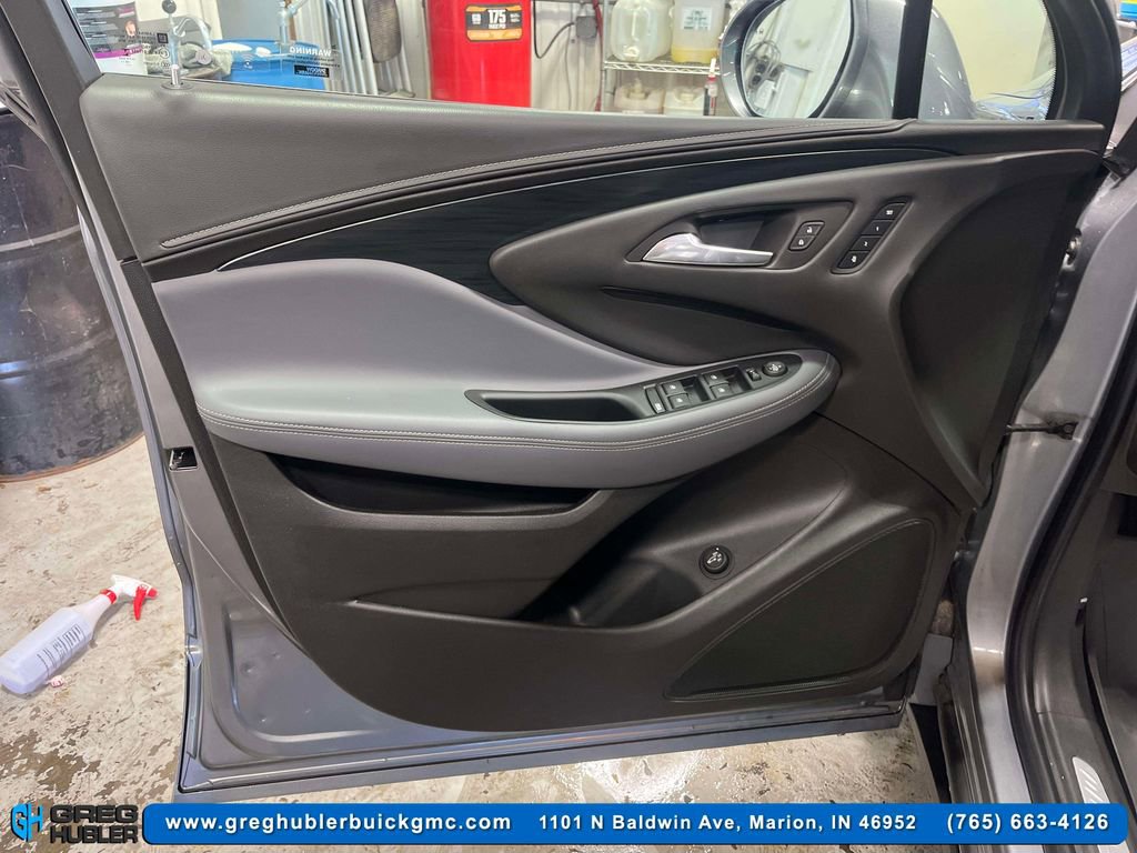 Used 2020 Buick Envision Essence image 18