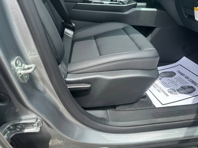 New 2026 Chevrolet Equinox LT w/ Convenience Package II FWD image 33