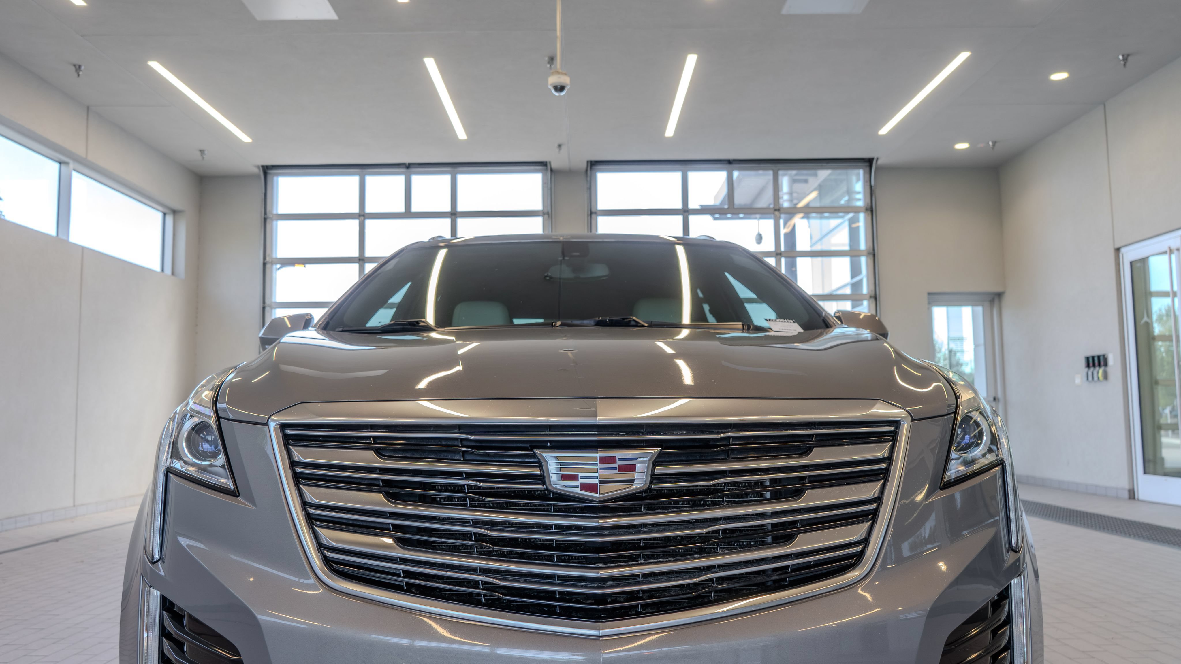 Used 2018 Cadillac XT5 FWD w/ LPO, Wheel Lock Package image 23