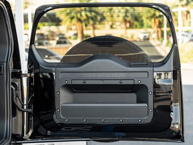 Used 2021 Land Rover Defender 110 X-Dynamic HSE AWD/4WD image 26