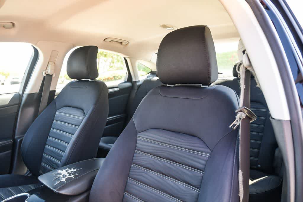 Used 2016 Ford Fusion SE FWD image 17