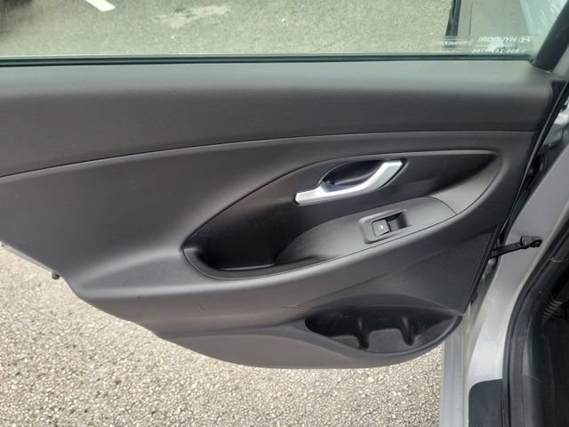 Used 2020 Hyundai Elantra GT FWD image 10