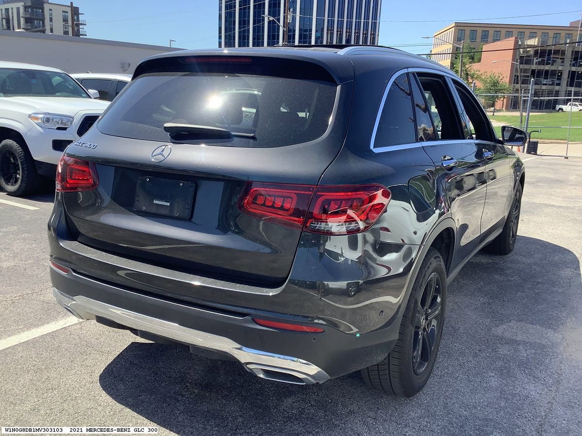 Used 2021 Mercedes-Benz GLC 300 image 5
