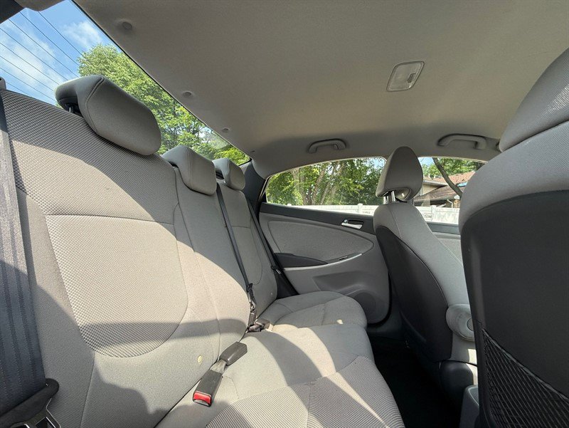 Used 2012 Hyundai Accent GLS FWD image 19