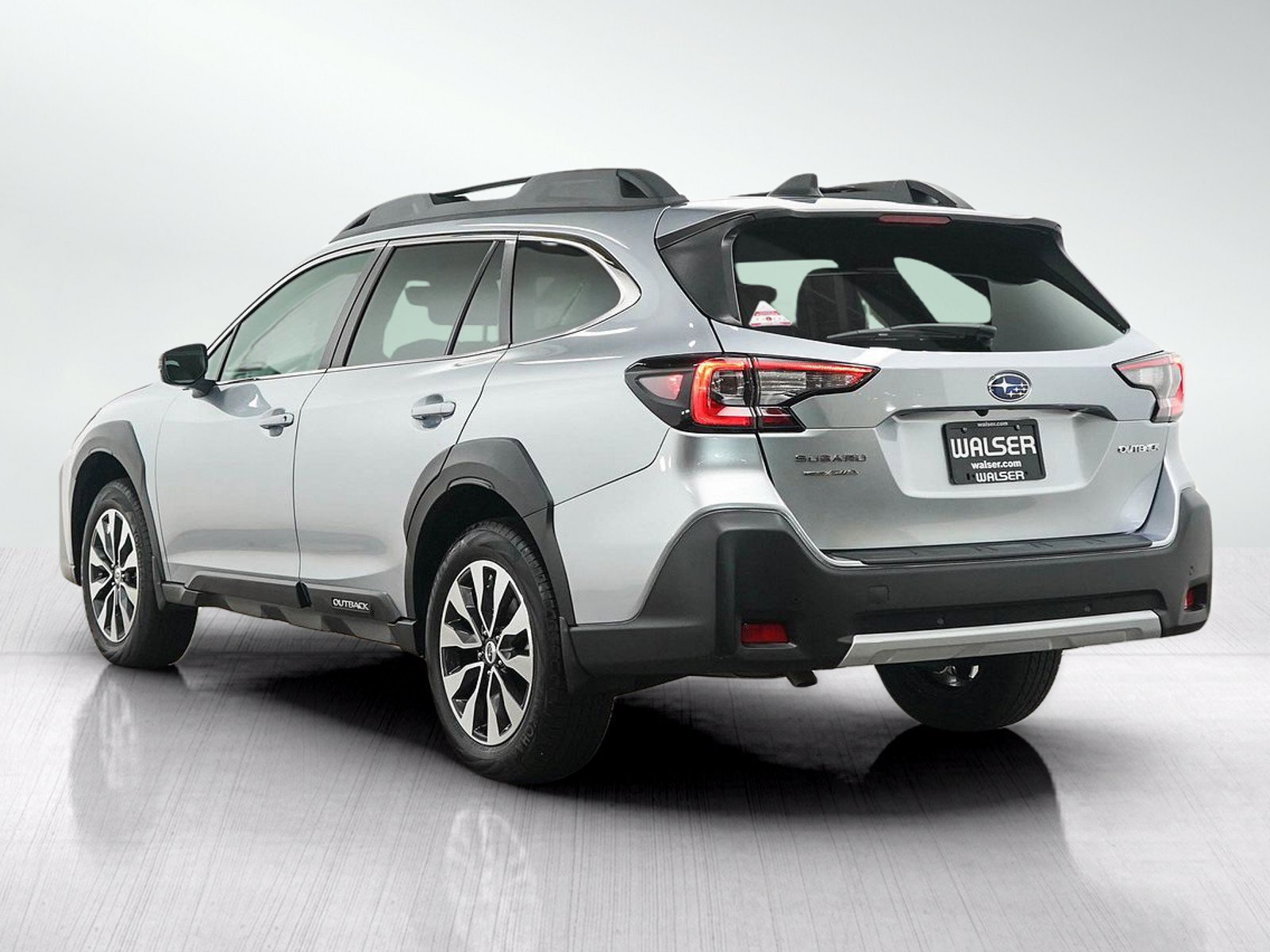 Used 2024 Subaru Outback Limited AWD/4WD image 3