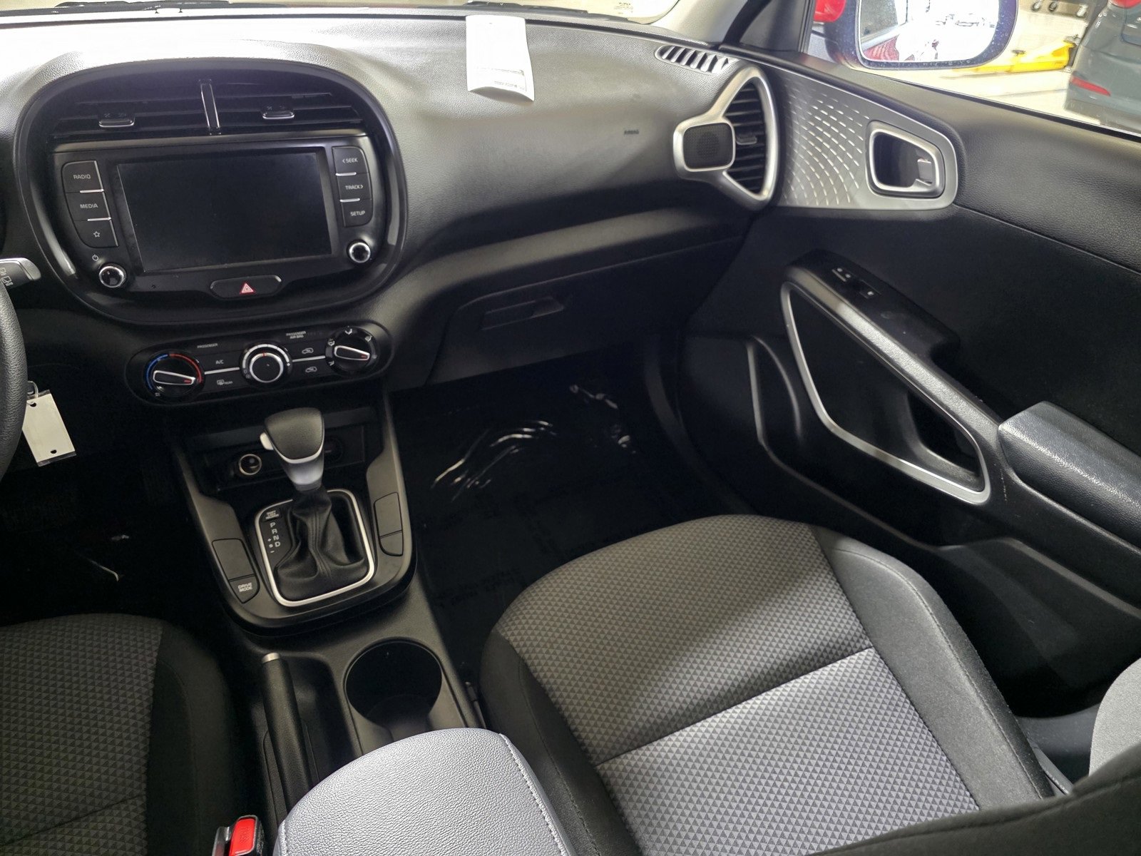 Used 2023 Kia Soul LX w/ Option Group 015 image 17