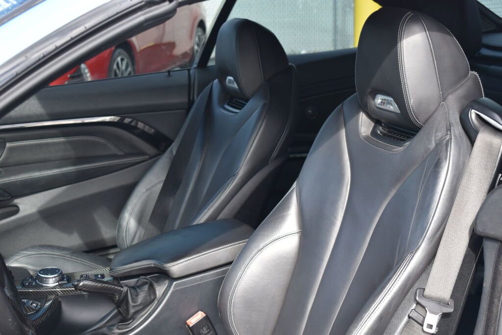 Used 2015 BMW M4 Convertible image 17