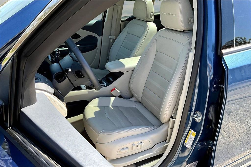 Used 2024 GMC Terrain Denali image 23