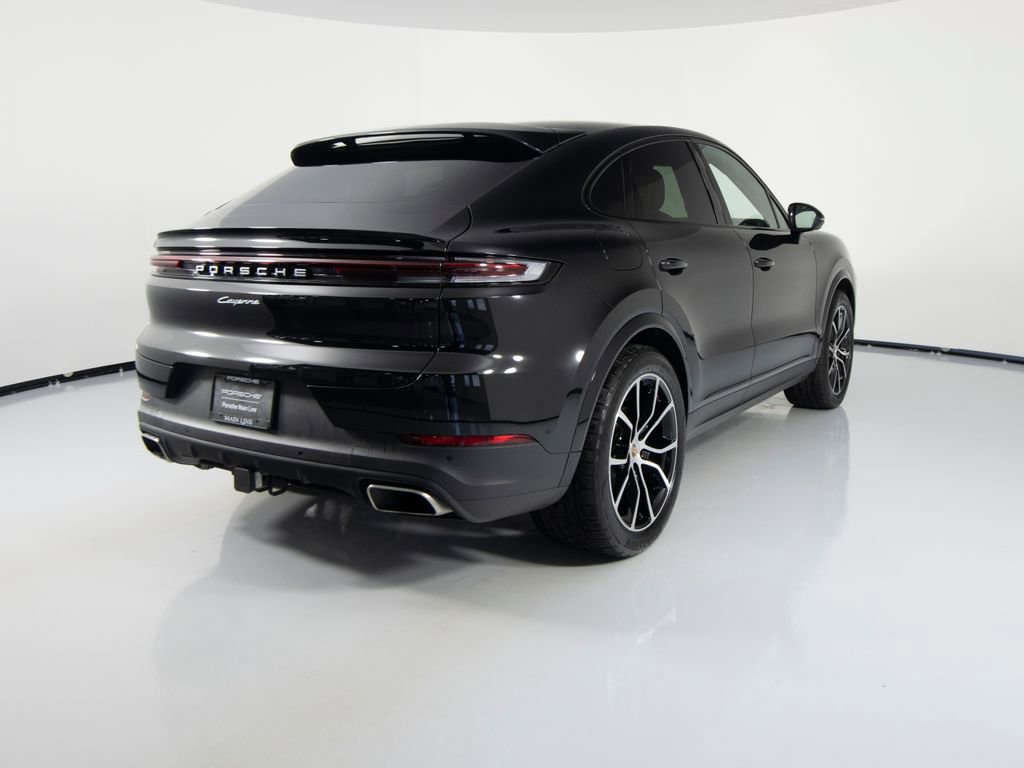 Certified 2025 Porsche Cayenne Coupe image 10
