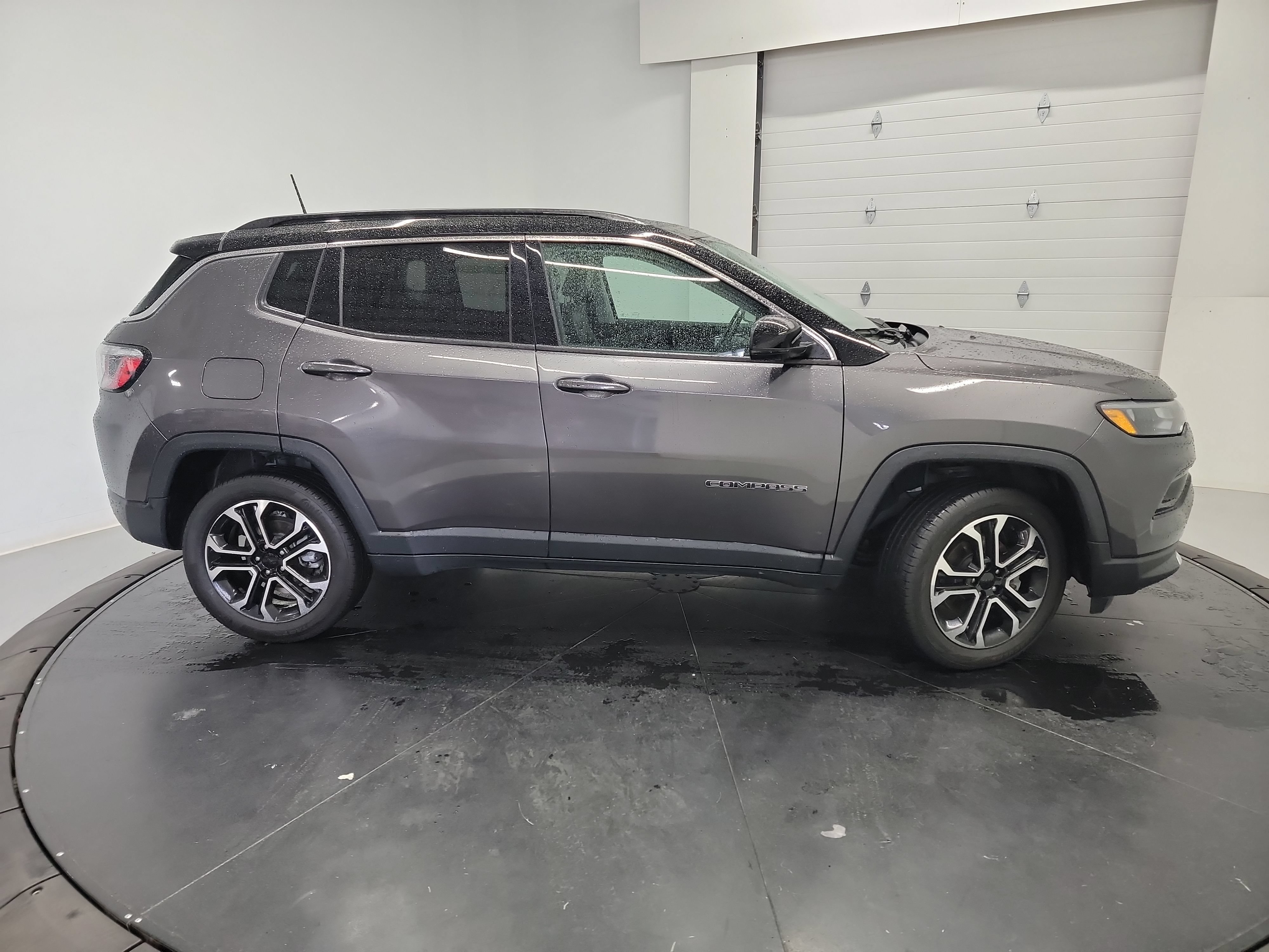 Used 2022 Jeep Compass Limited AWD/4WD image 11