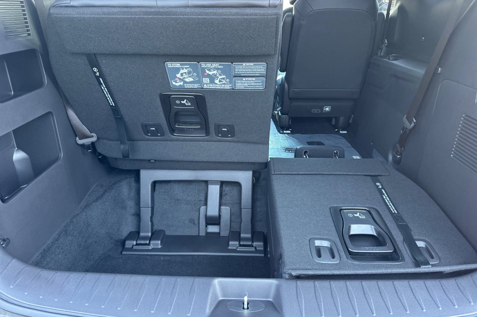 New 2027 Kia Carnival SX FWD image 16