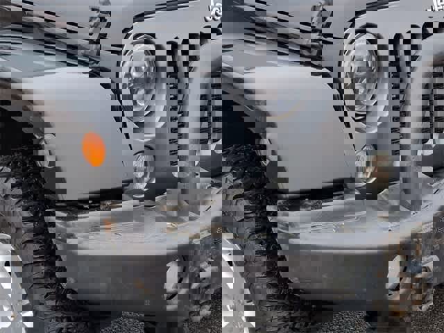 Used 2014 Jeep Wrangler Freedom Edition image 11