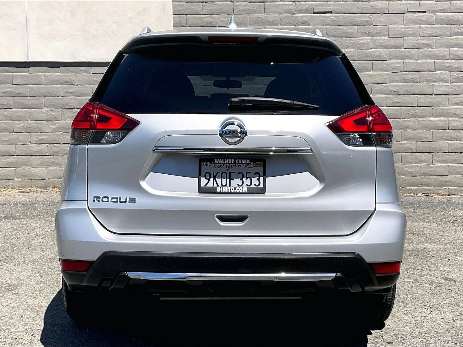 Used 2017 Nissan Rogue S w/ Appearance Package FWD image 3