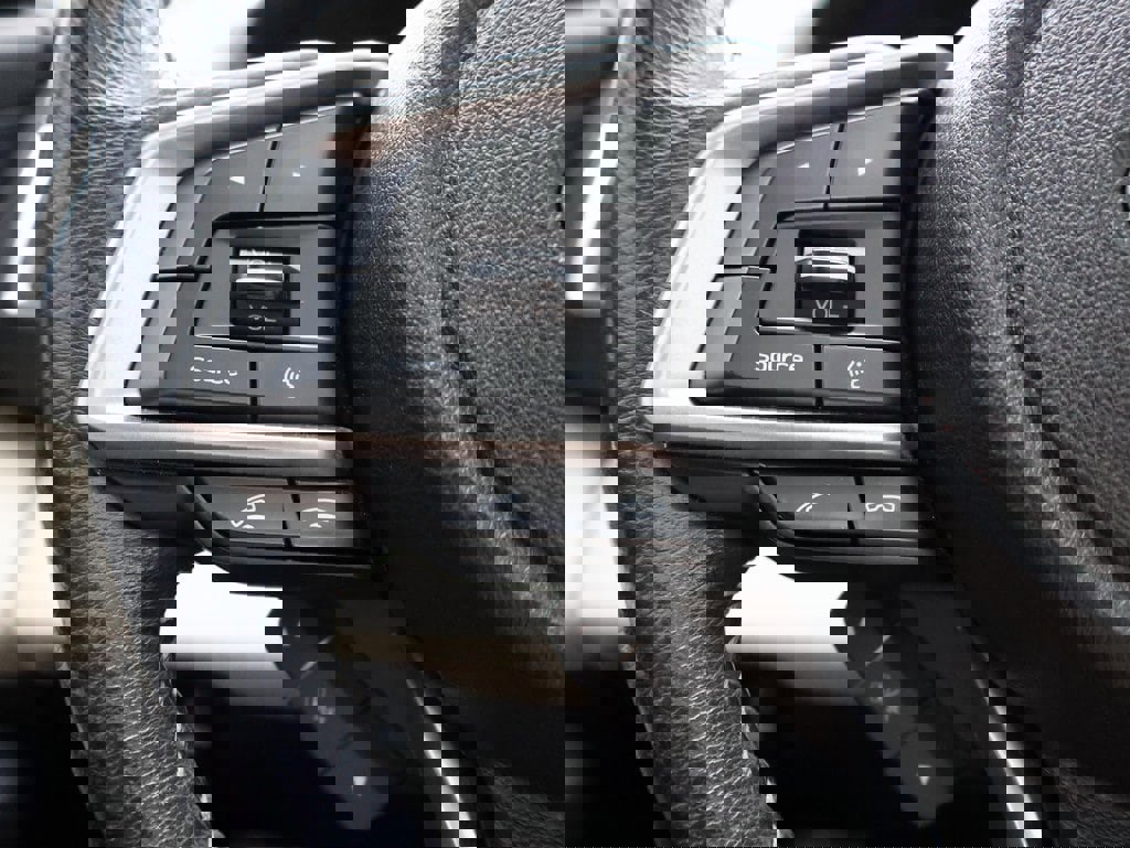 Used 2022 Subaru Ascent Limited w/ Technology Package image 29