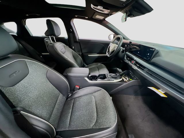 New 2025 Kia K4 GT-Line w/ GT-Line Sunroof Package image 28