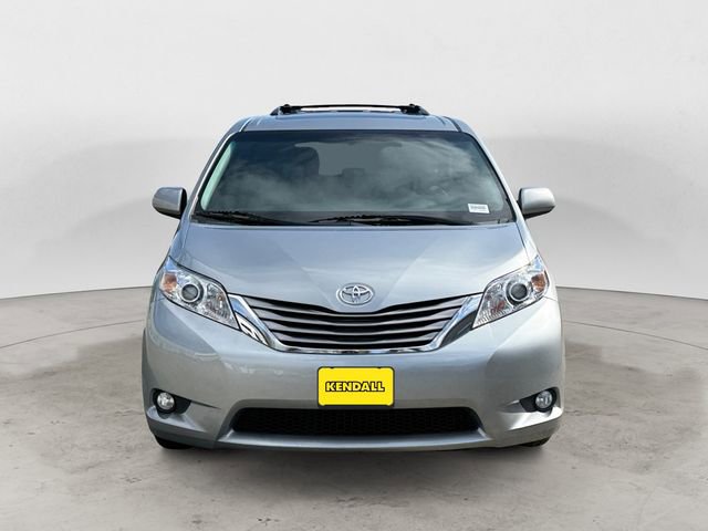 Used 2017 Toyota Sienna XLE w/ XLE Navigation Package AWD/4WD image 8