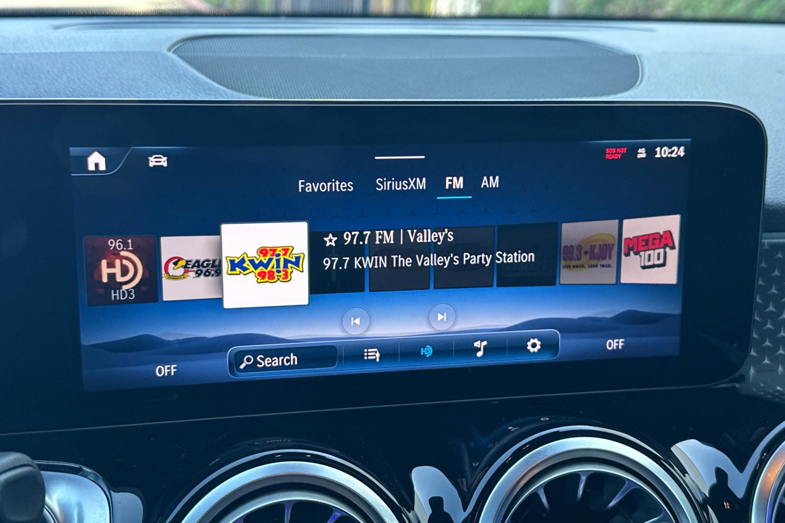 Certified 2025 Mercedes-Benz GLB 250 4MATIC image 18