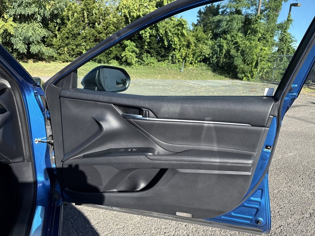 Certified 2018 Toyota Camry XSE image 33
