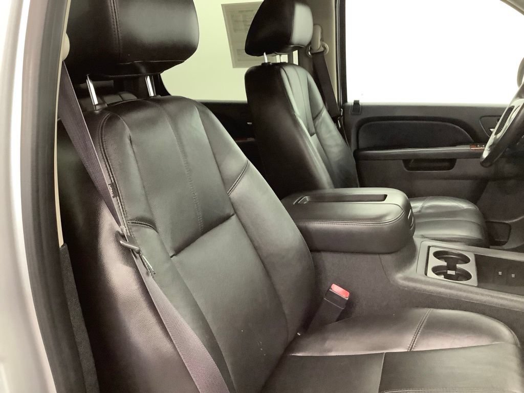 Used 2012 Chevrolet Avalanche LT AWD/4WD image 31