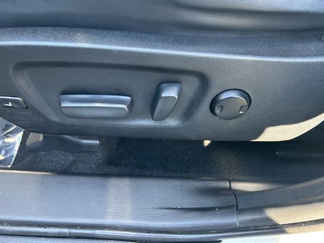 Used 2019 Toyota Highlander XLE image 16