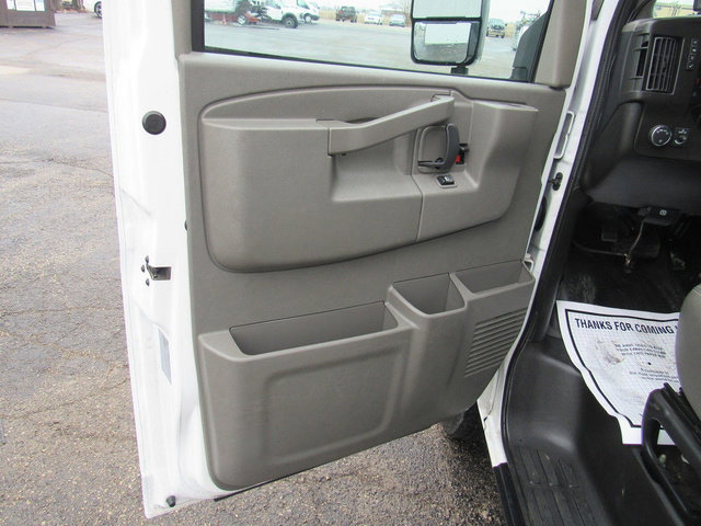 Used 2024 GMC Savana 3500 w/ Power Convenience Package image 24