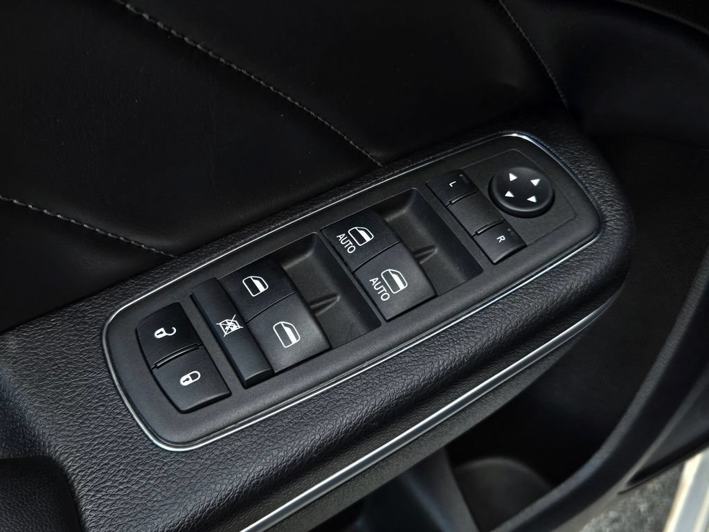 Used 2022 Dodge Charger R/T w/ Plus Group RWD image 14
