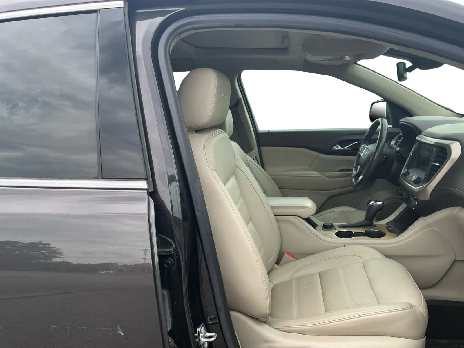 Used 2018 GMC Acadia Denali w/ Technology Package AWD/4WD image 15