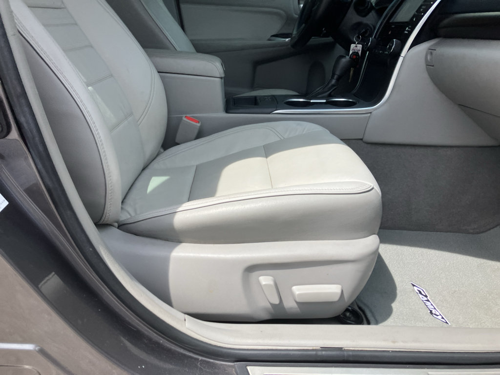Used 2016 Toyota Camry XLE FWD image 20