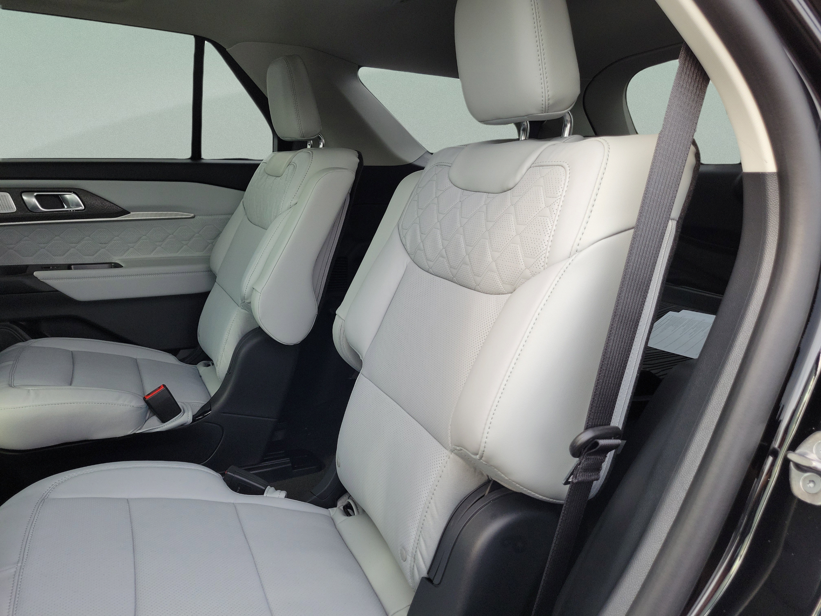 New 2026 Ford Explorer Platinum w/ LUX Leather Package AWD/4WD image 9