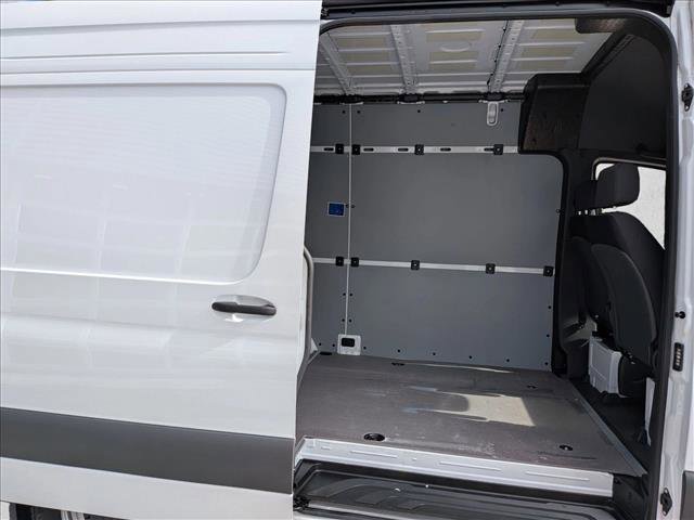 Used 2024 Mercedes-Benz Sprinter 2500 image 20