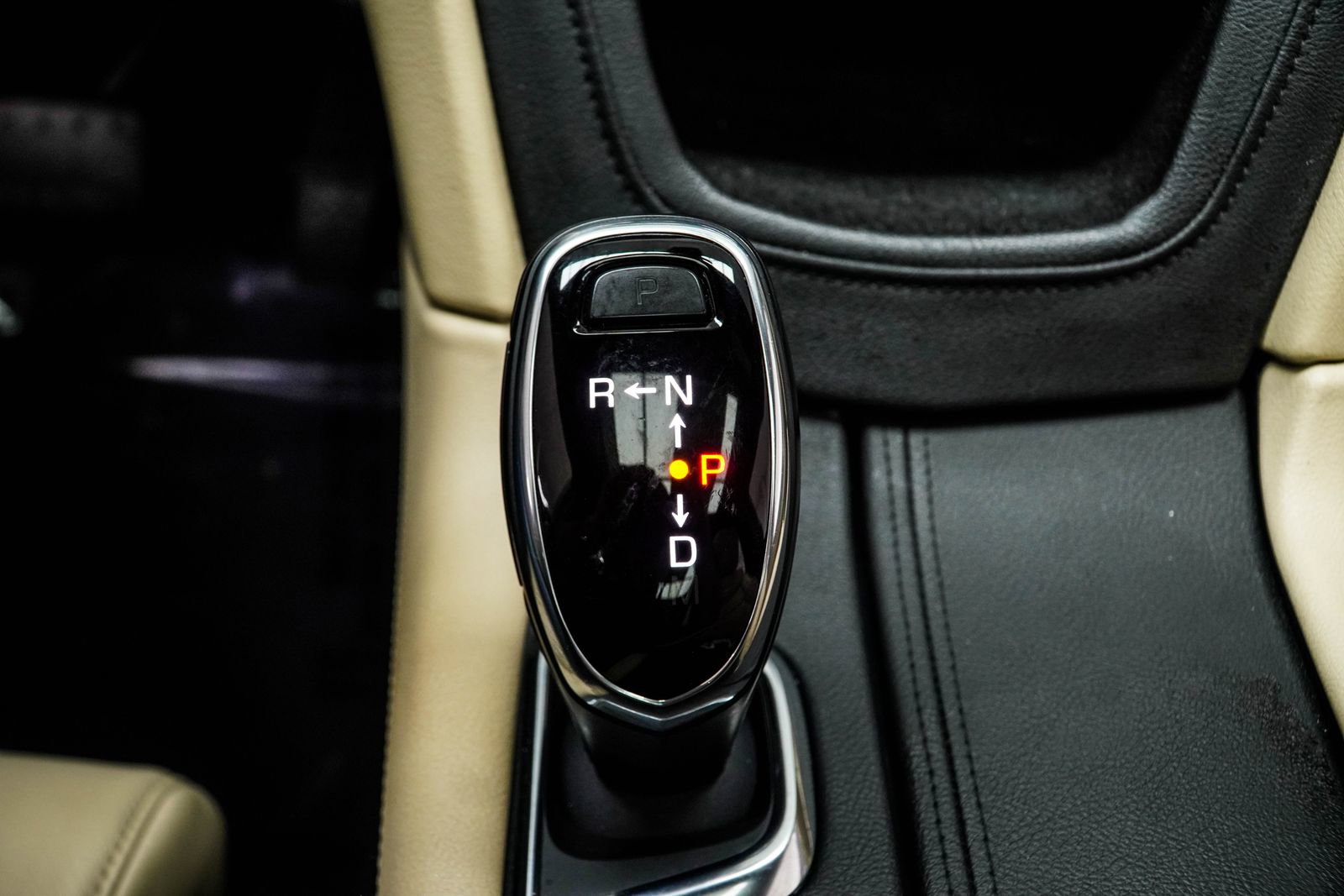 Used 2017 Cadillac XT5 Luxury w/ Driver Awareness Package image 18