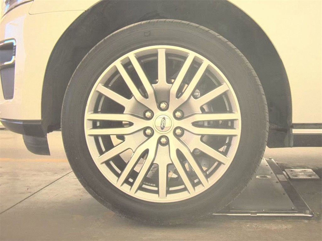 Used 2024 Ford Expedition Max Limited image 10