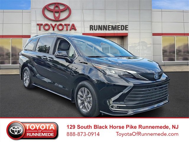 Certified 2024 Toyota Sienna XLE