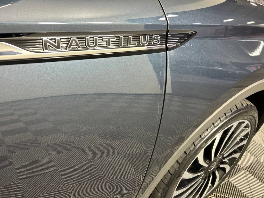 Used 2023 Lincoln Nautilus Black Label AWD/4WD image 6