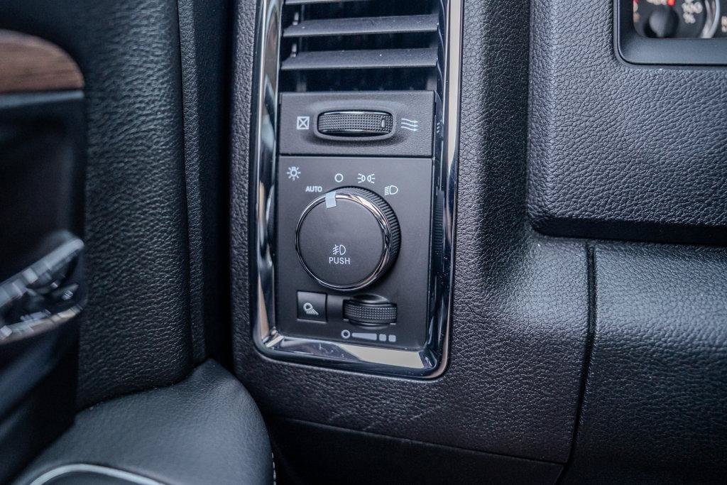 Used 2014 RAM 2500 Laramie w/ Convenience Group AWD/4WD image 39