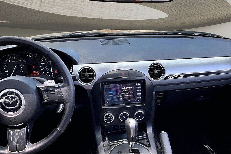 Used 2015 MAZDA MX-5 Miata Club RWD image 5
