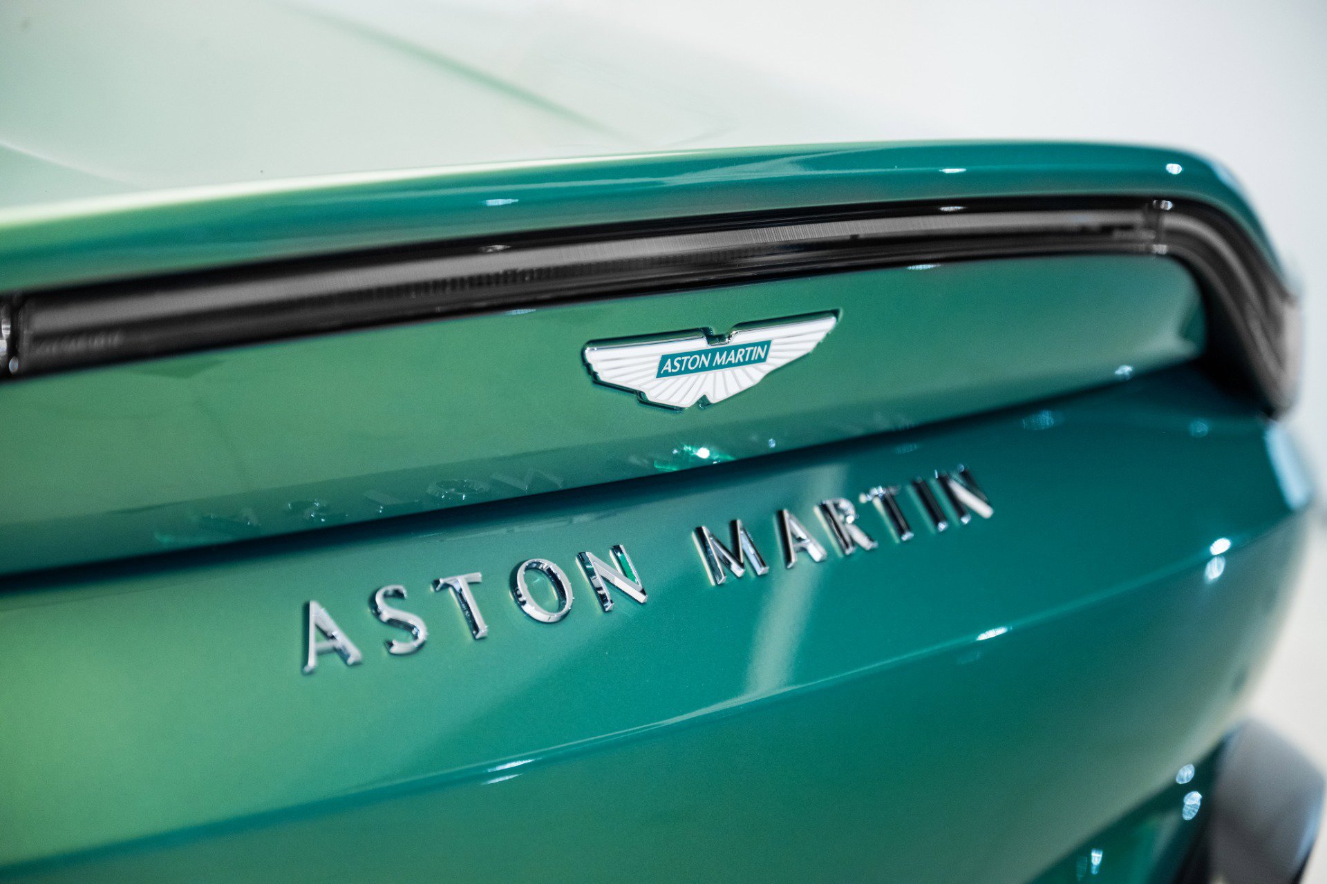 New 2026 Aston Martin V8 Vantage Roadster image 8
