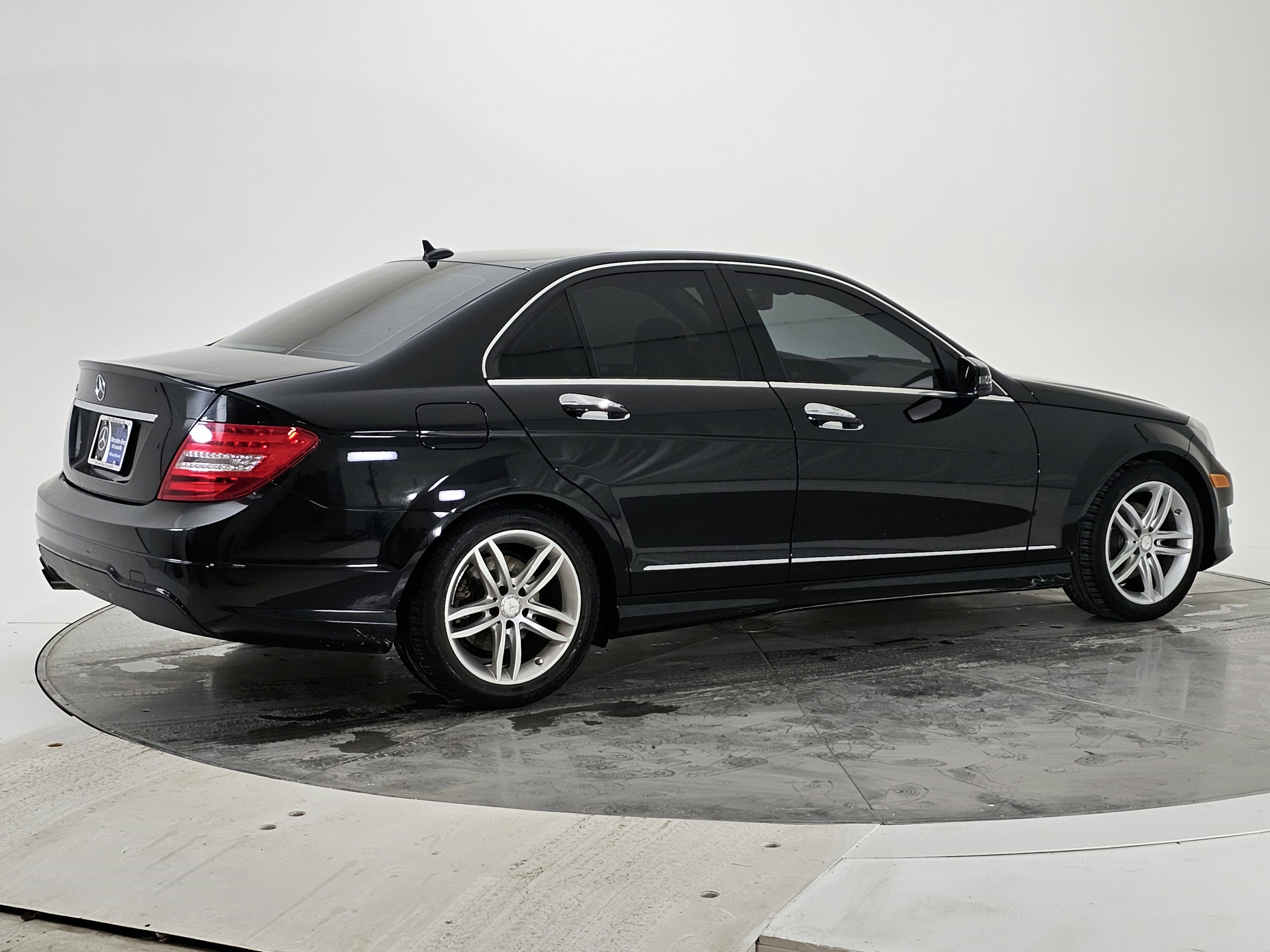 Used 2014 Mercedes-Benz C 250 Sedan image 4