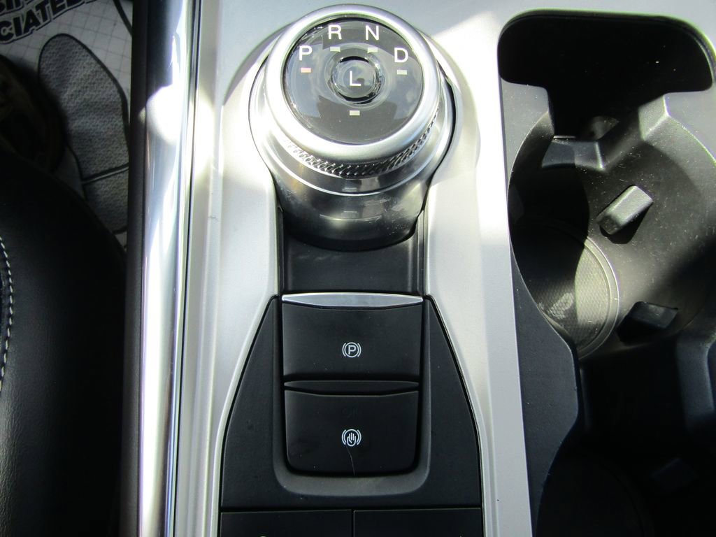 Used 2024 Ford Explorer XLT w/ Equipment Group 202A AWD/4WD image 30