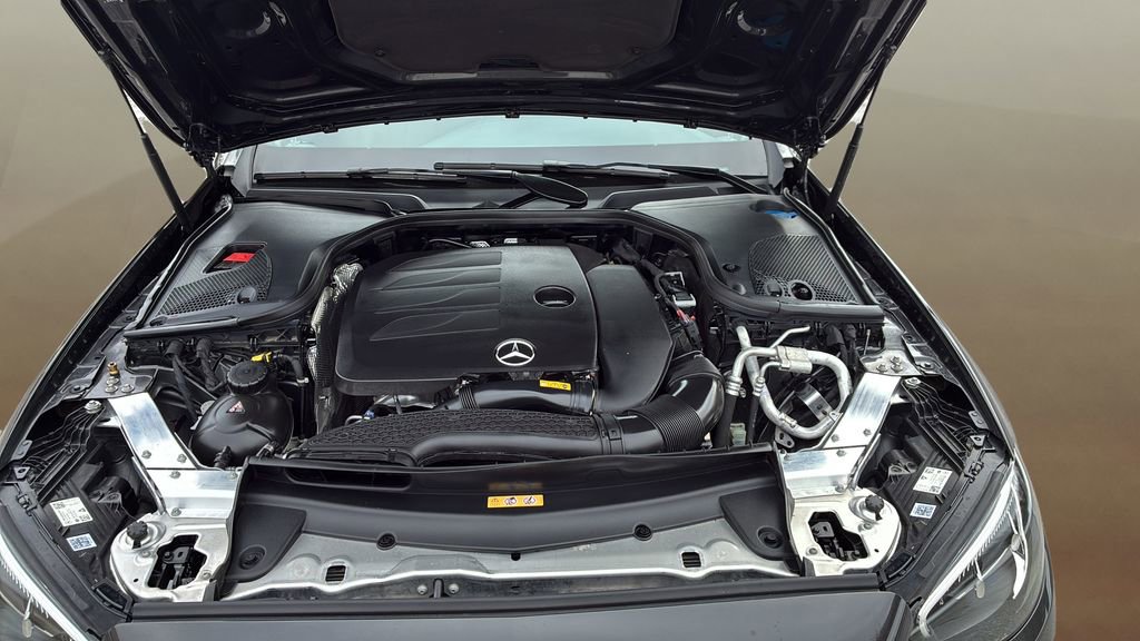 Used 2023 Mercedes-Benz E 350 4MATIC Sedan image 11