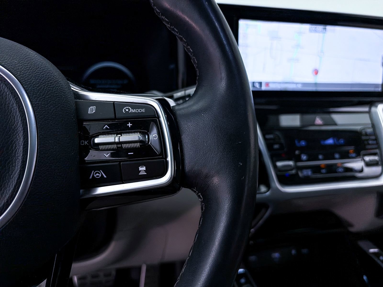 Used 2023 Kia Sorento SX Prestige w/ Panoramic Sunroof Package AWD/4WD image 34