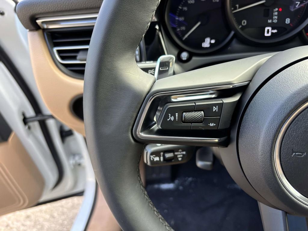 New 2026 Porsche Macan image 27